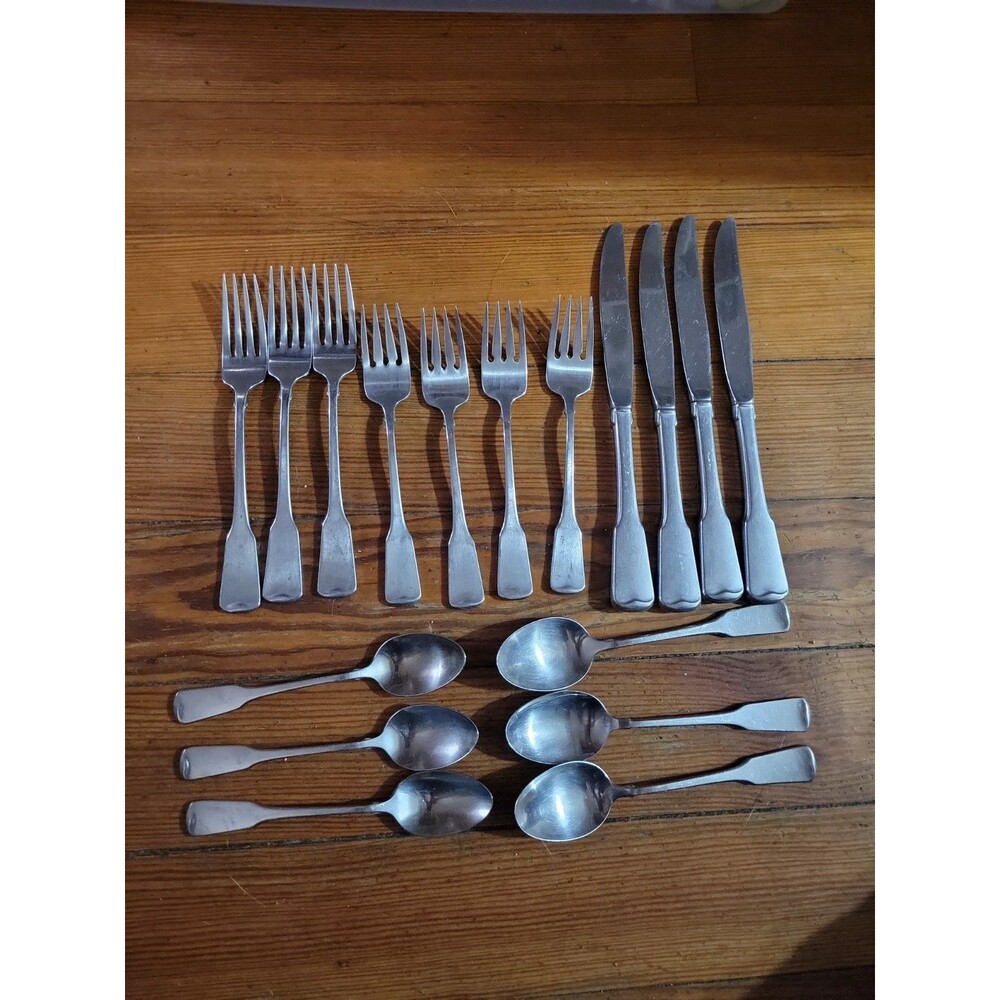 Oneida Heirloom Cube Mark American Colonial 17 PC Flatware Stainless